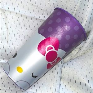 14 Hello kitty 32 ounce party cups (14 count)